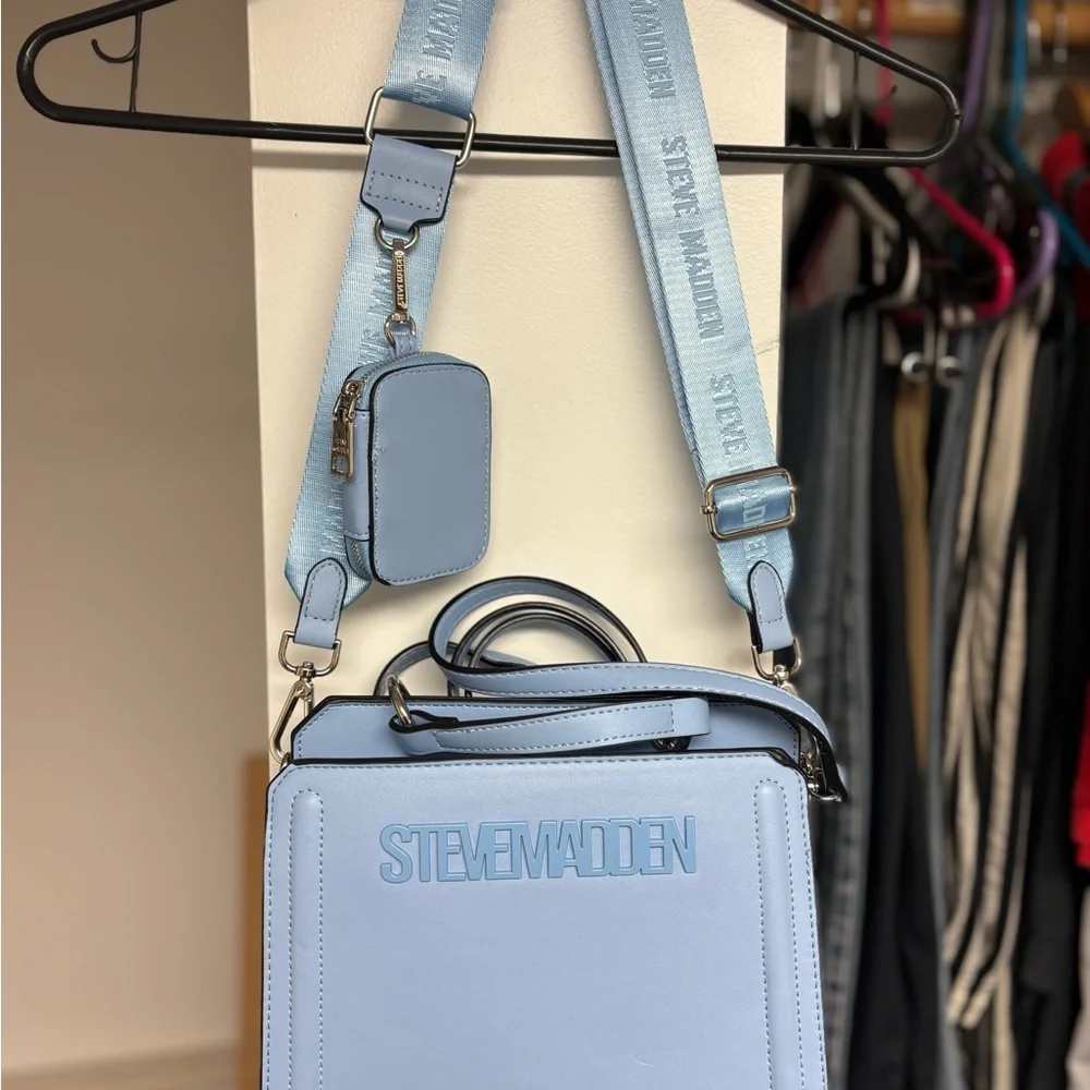 Steve Madden Bevelyn Light Blue Crossbody Bag with Removable Strap - Picture 1 of 14